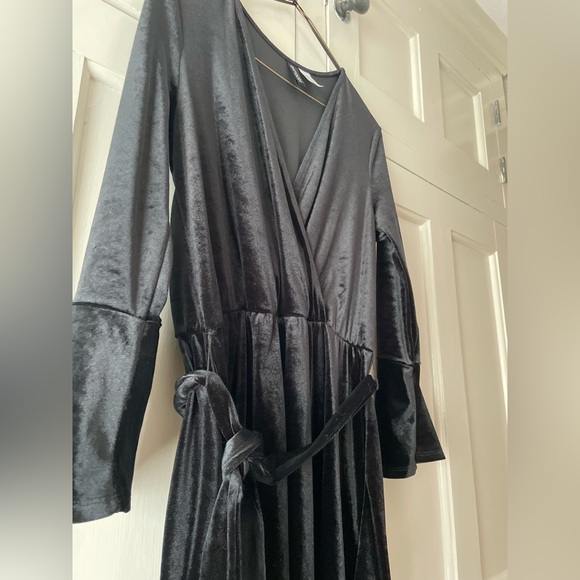 H&M Black Velvet Wrap dress - Picture 9 of 10